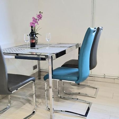 Moderne Kellerwohnung Fuer Handwerker Zwischen Braunschweig Und Wolfsburg, Mit Internet, Kueche, Parkplatz, 24H Check-In Schandelah Εξωτερικό φωτογραφία